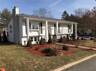 14 Lori Dr, North Providence, RI 02911