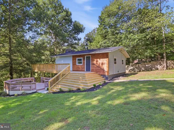 132 Hilltop Rd, Delta, PA 17314