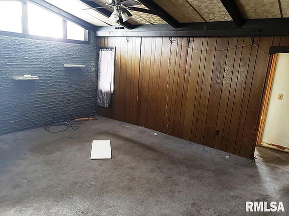2nd image of 459 Yates St