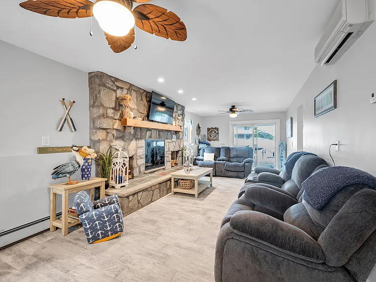 15 Seville Dr — Photo 33