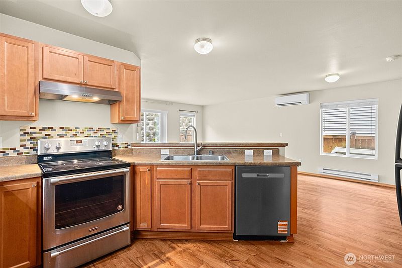 5th image of 836 Wrigley Lane SW