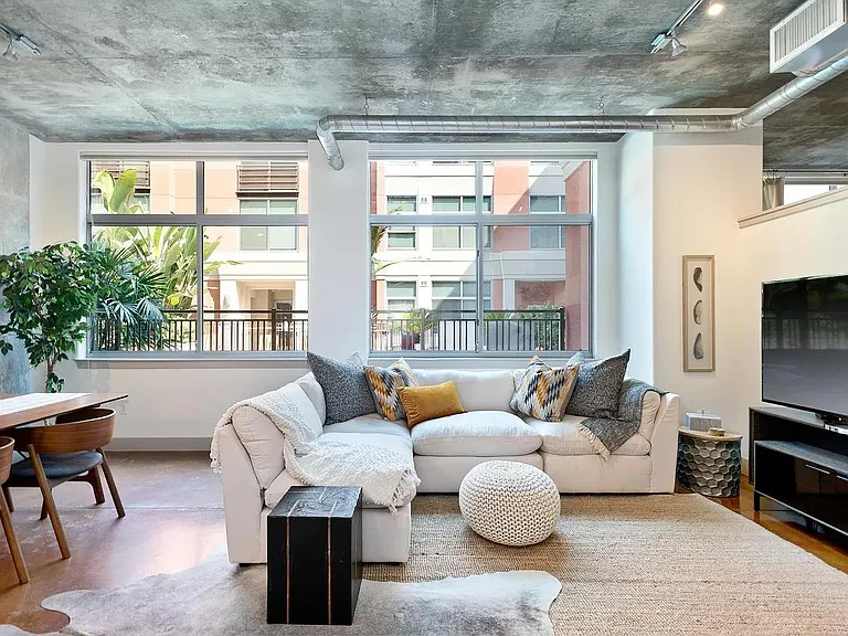 840 Green St #129 — Photo 8
