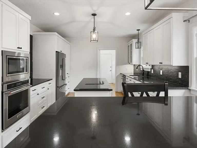 2118 Stanley Ave — Photo 13