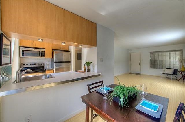 1st image of 300 Crockett St APT 313