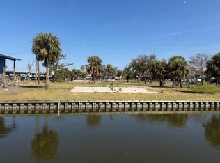 55 7th Ave W, Horseshoe Beach, FL 32648