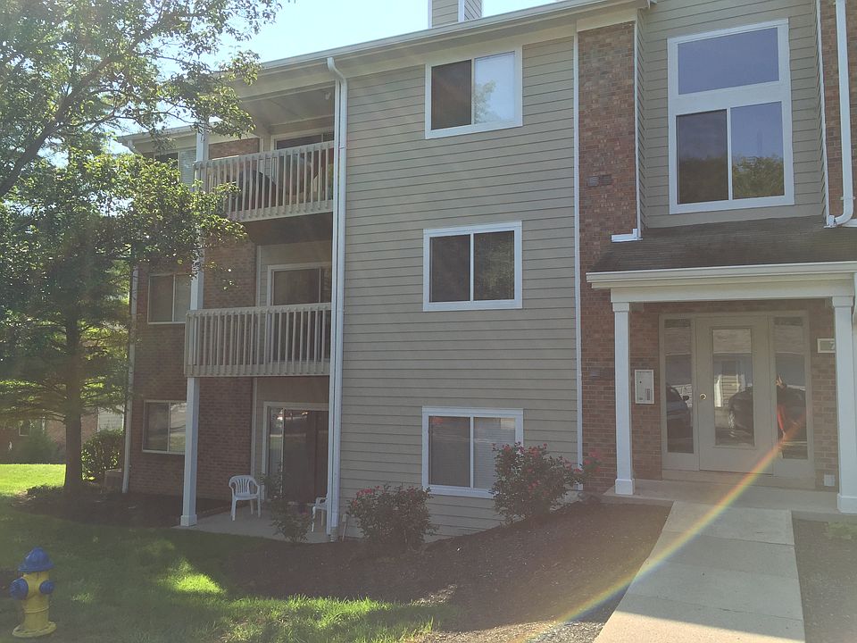 Bentwood Hills Condo 2nd floor