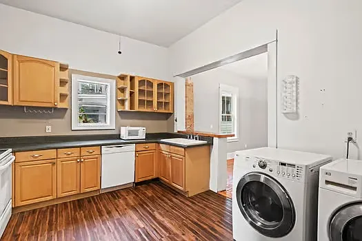723 E Henry St #A — Photo 11