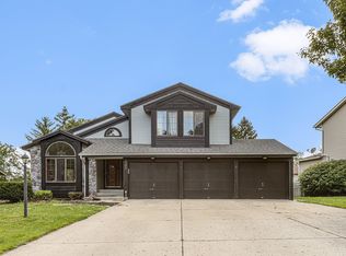 2280 Stowevalley Dr SE, Kentwood, MI 49508