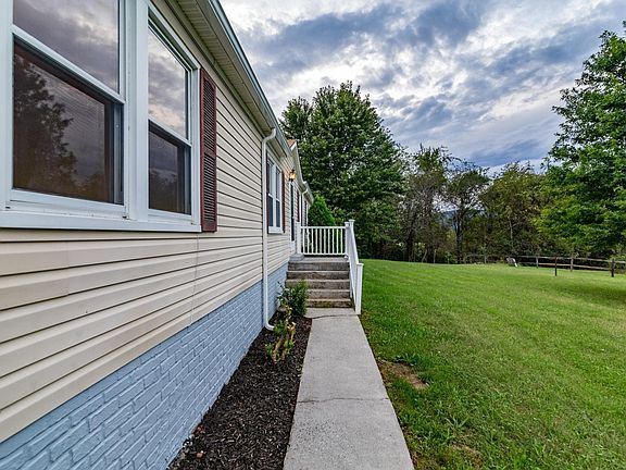 4th image of 72 David Palmer Ln