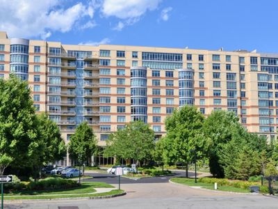 8100 River Rd APT 707, North Bergen, NJ, 07047