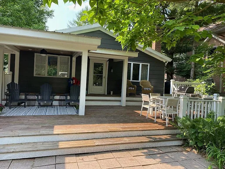 134 Webster Ave — Photo 2