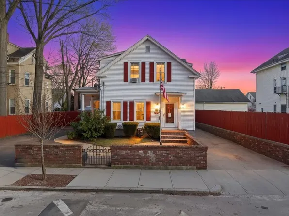 112 Clay St, Central Falls, RI 02863