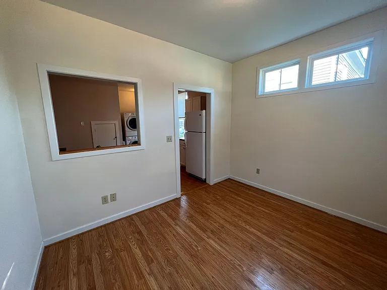 1122 Market St E — Photo 23