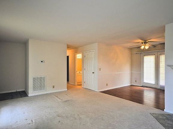 5th image of 210 Eisenhower Dr