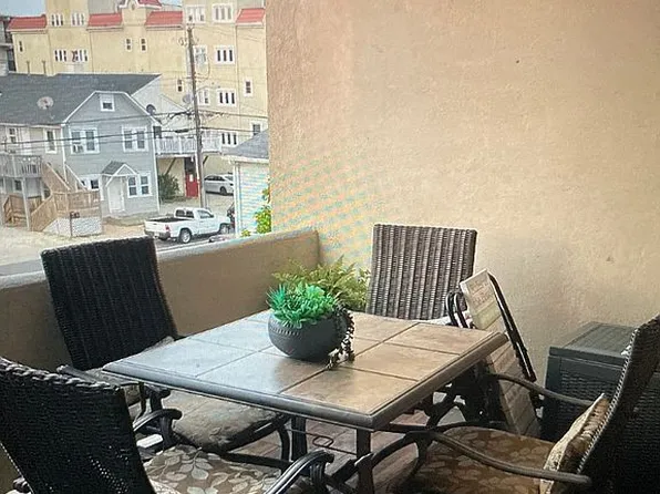 45 Sampson Ave, Seaside Heights, NJ 08751