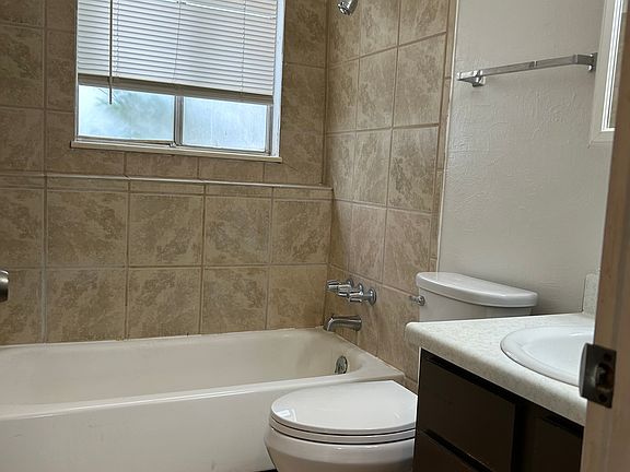 4th image of 1101 Cree Dr #1