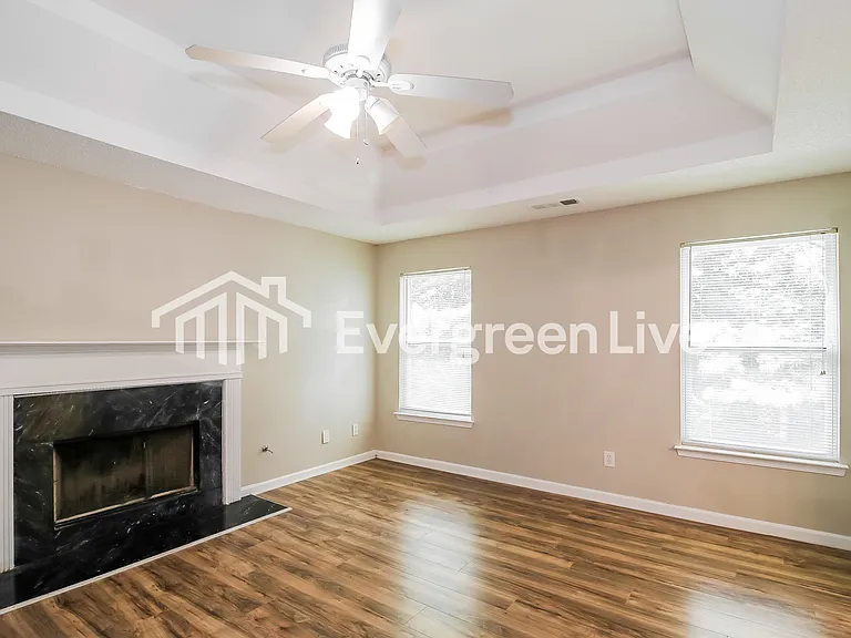 5565 Waverly Park — Photo 4