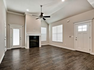 101 Carrington Ave #219, Lowell, AR 72745