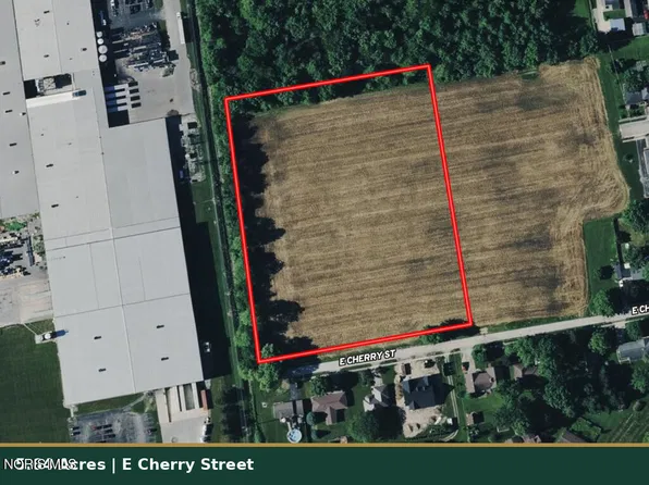 E Cherry St, Clyde, OH 43410