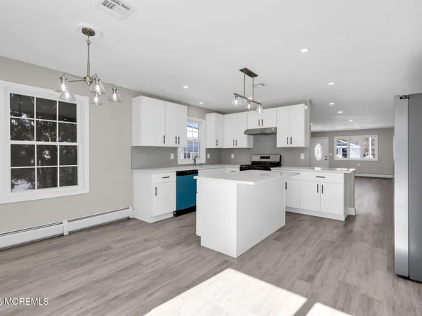 51 Charlotteville Drive S, Toms River, NJ 08757