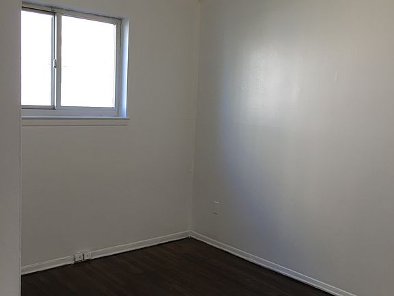 2nd image of 710 Hollywood Ave