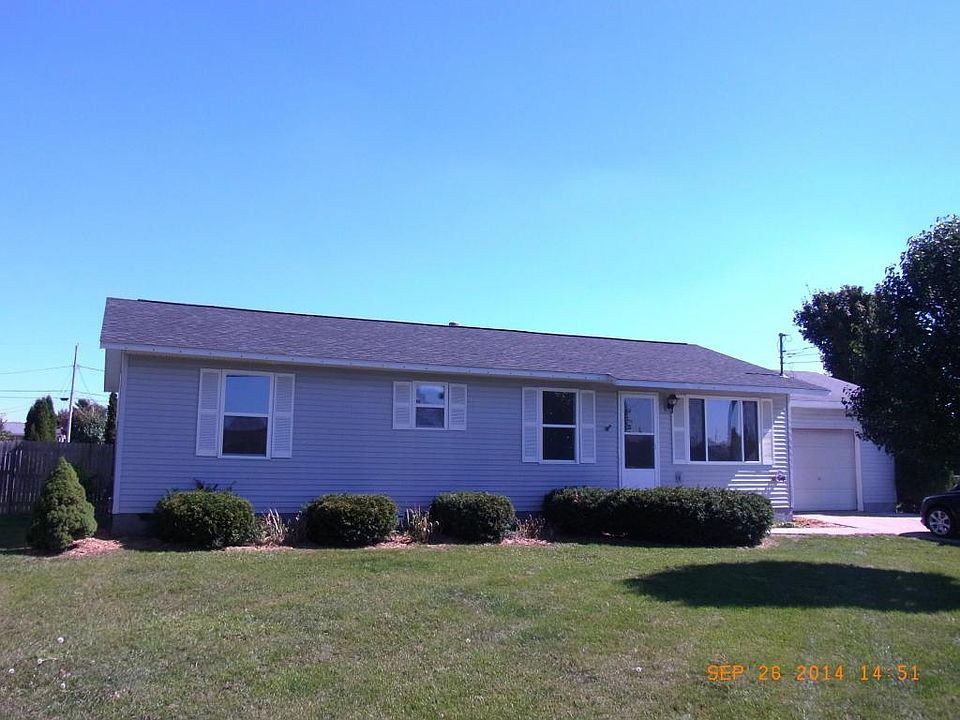 1st image of 1028 Strawberry Ln