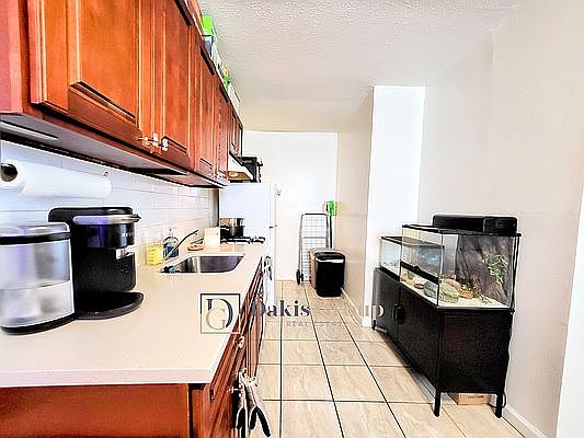 5th image of 21-31 41st St #1