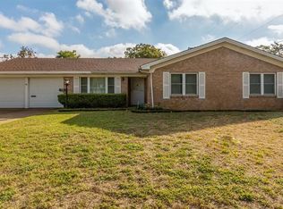 7401 Ledoux Dr, Fort Worth, TX 76134