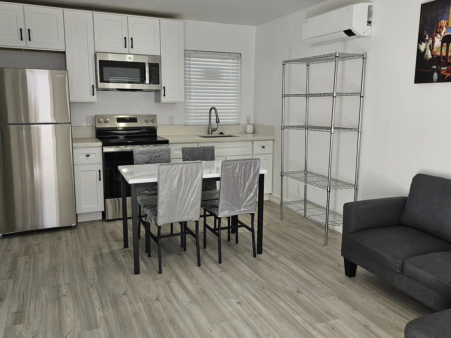 1 bed, 403 sqft, $2,095 — Photo 1