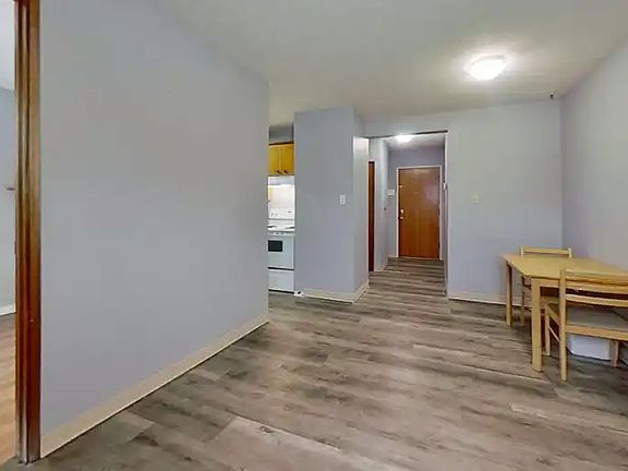 3rd image of 105 Alder Dr #103