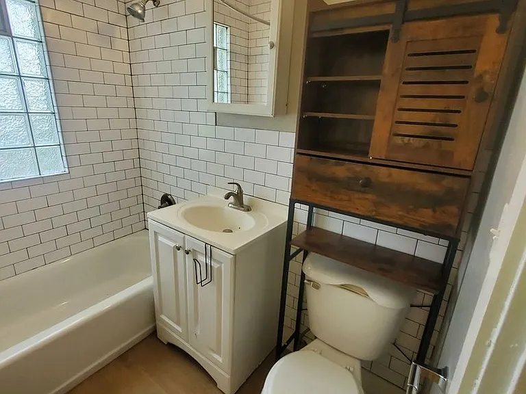 1832 E Windsor Pl — Photo 8