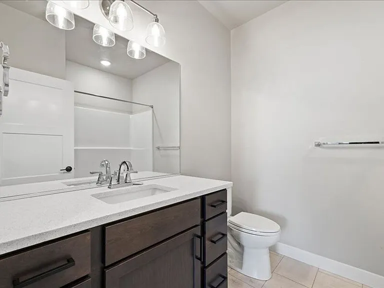 4725 Roark Dr — Photo 6