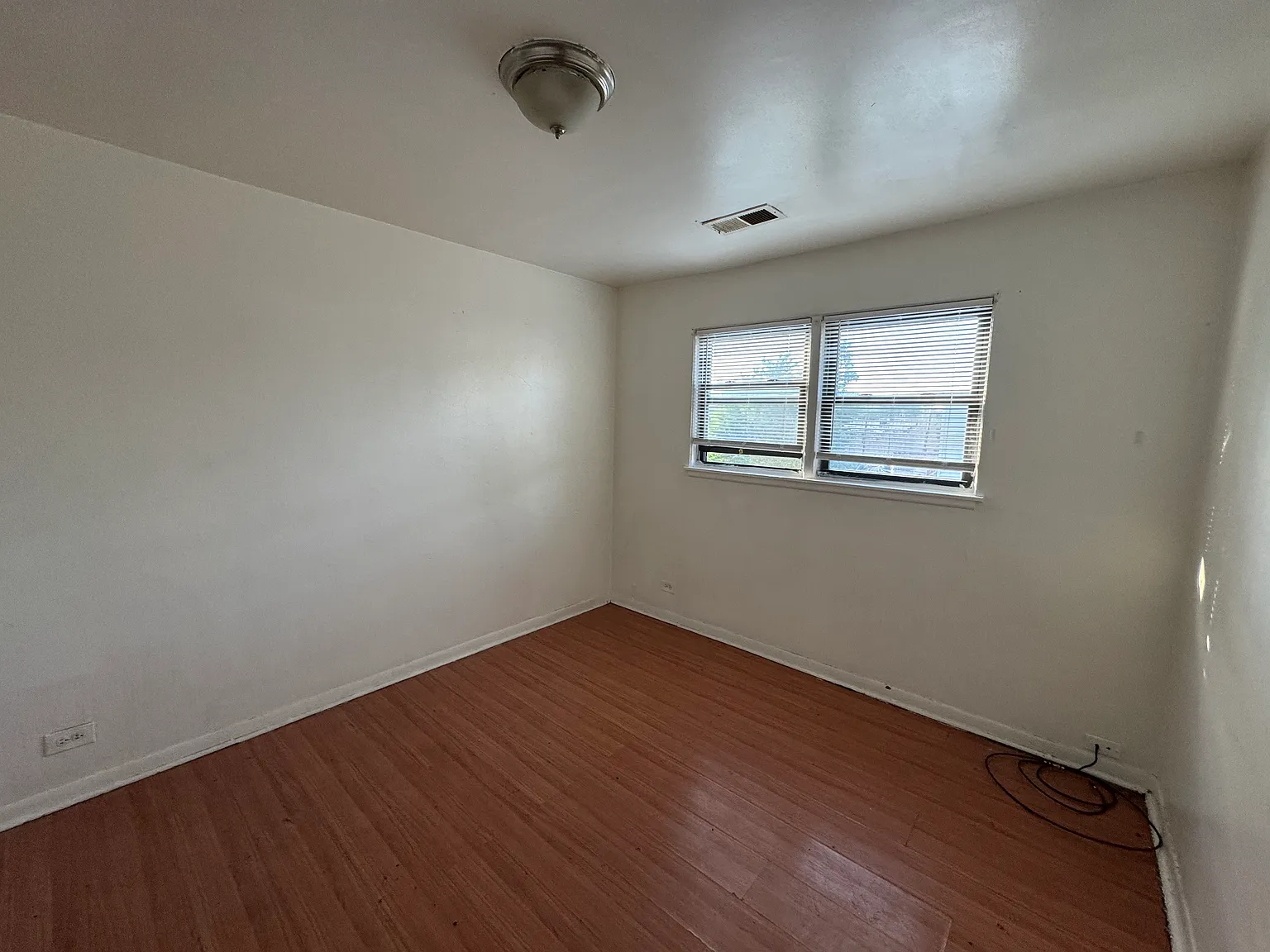 6358 S Eberhart Ave — Photo 3