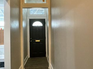 4286 Viola St, Philadelphia, PA 19104