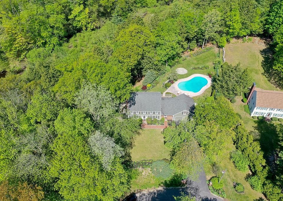 1st image of 13 King Pine Way