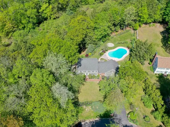 13 King Pine Way, Kingston, NH 03848