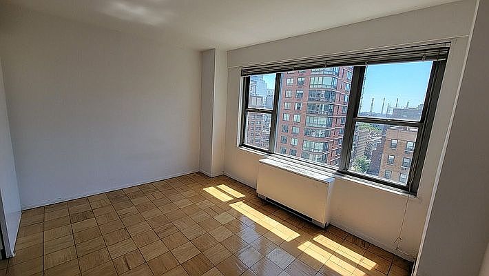2nd image of 145 E 63rd St #618