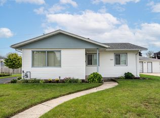 1827 87th St, Kenosha, WI 53143
