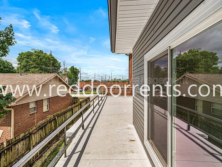 389 S Main St #D — Photo 21