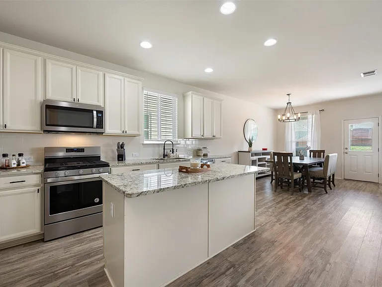 328 Thornless Cir — Photo 16