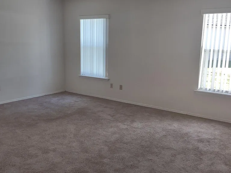 101 Leon Ave — Photo 5