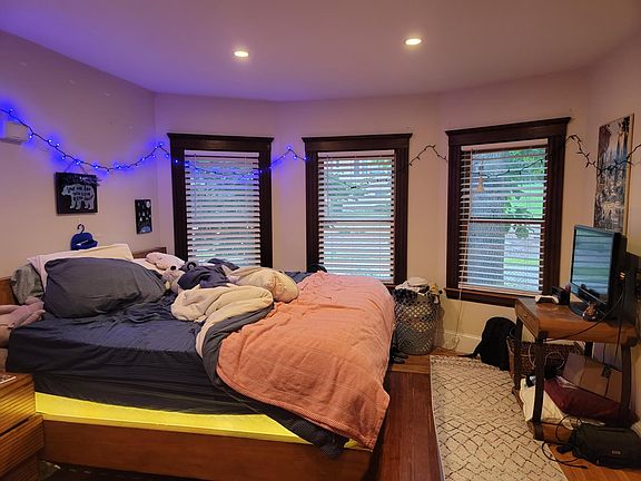 4th image of 183 Winslow Ave #1