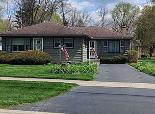 3S303 Warren Ave, Warrenville, IL 60555