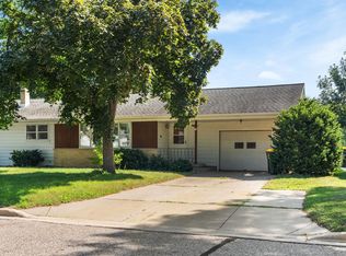 50 6th St, Prairie Du Sac, WI 53578