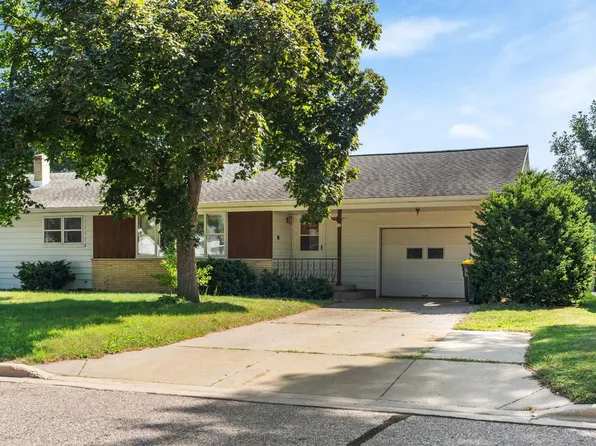 50 6th St, Prairie Du Sac, WI 53578