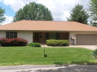 605 S Oak St, Pana, IL