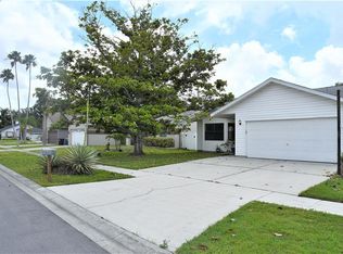 1885 Feather Tree Cir, Clearwater, FL 33765