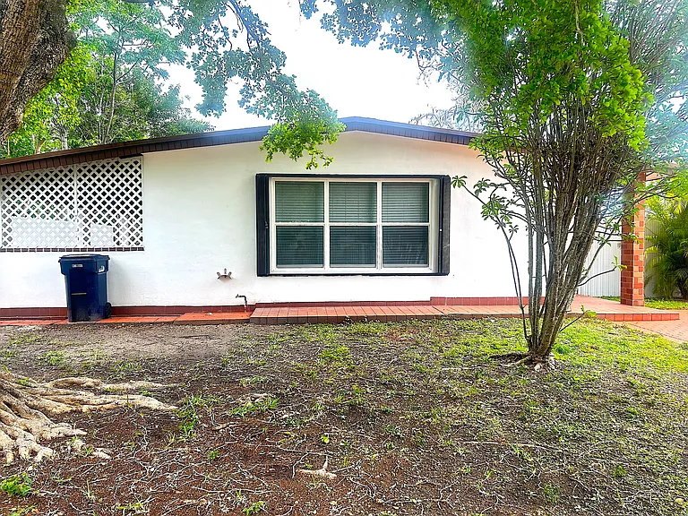 6001 SW 116th Ave — Photo 3