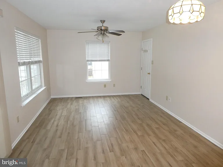 13 Birch Ave — Photo 2