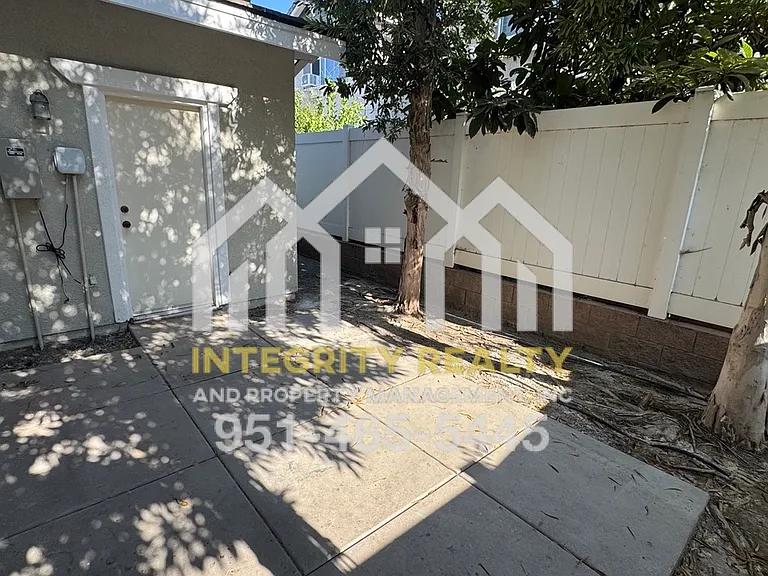 7986 Barnstormer Ct — Photo 3